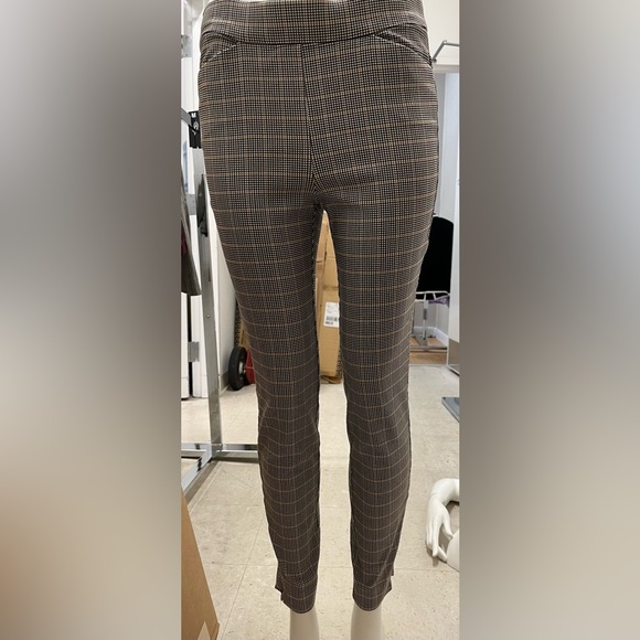 WHBM PULL ON SKINNY ANKLE DRESS PANTS, size 6 - Picture 4 of 6